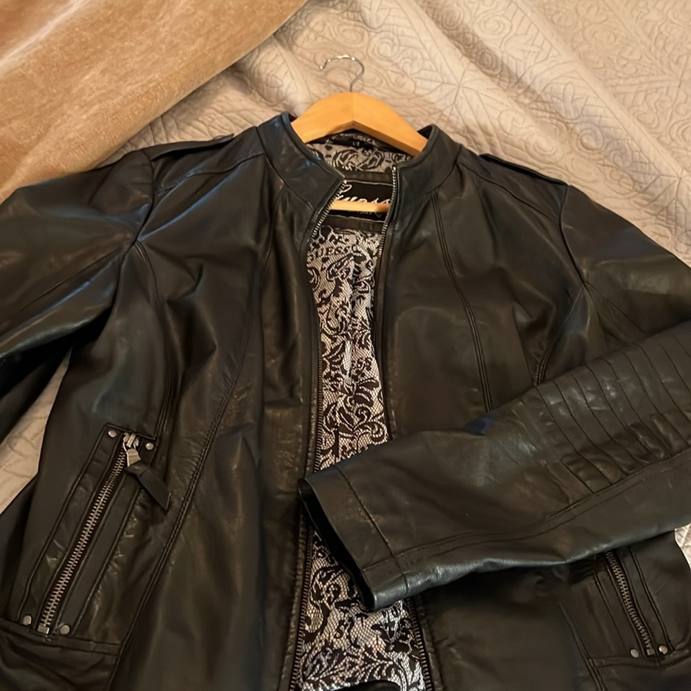 Guess cute leather jacket